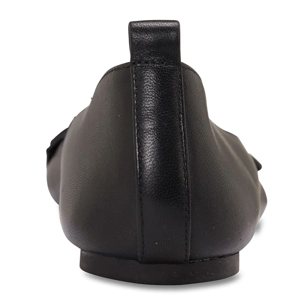 Gabby Flat in Black Leather