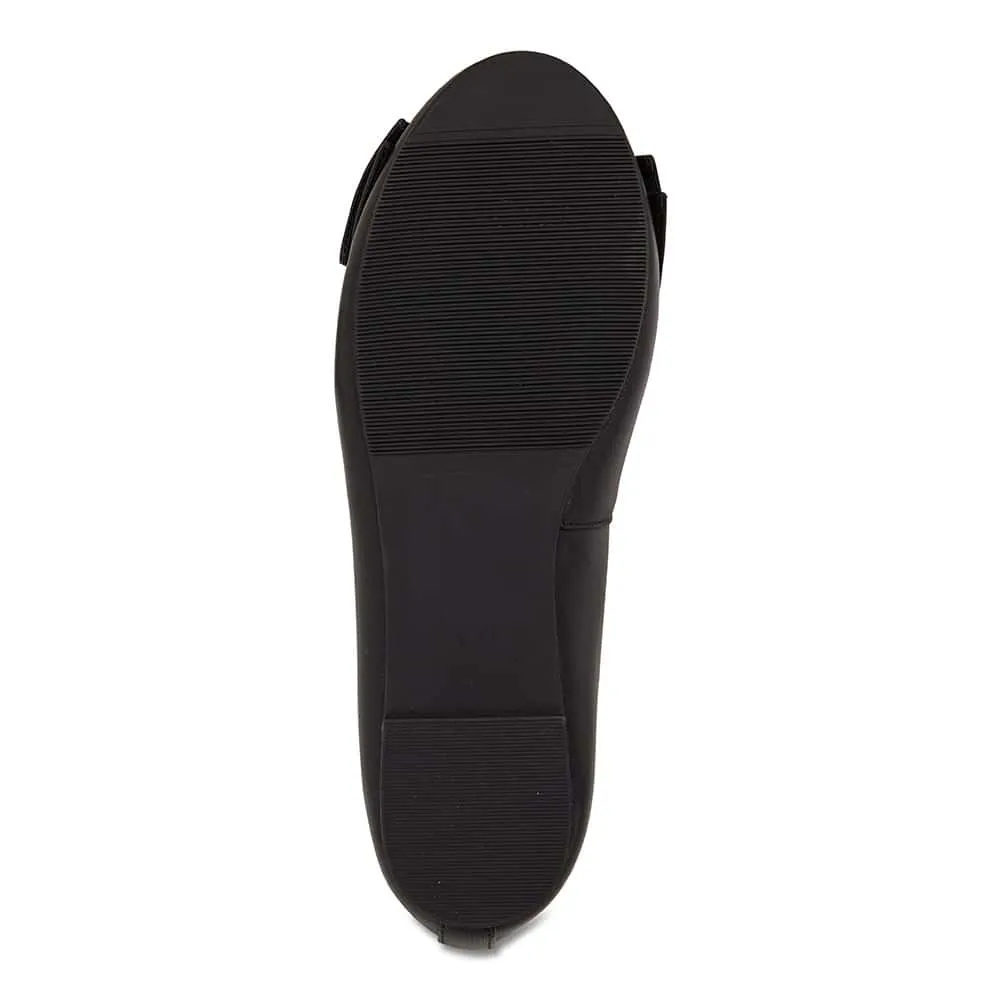 Gabby Flat in Black Leather