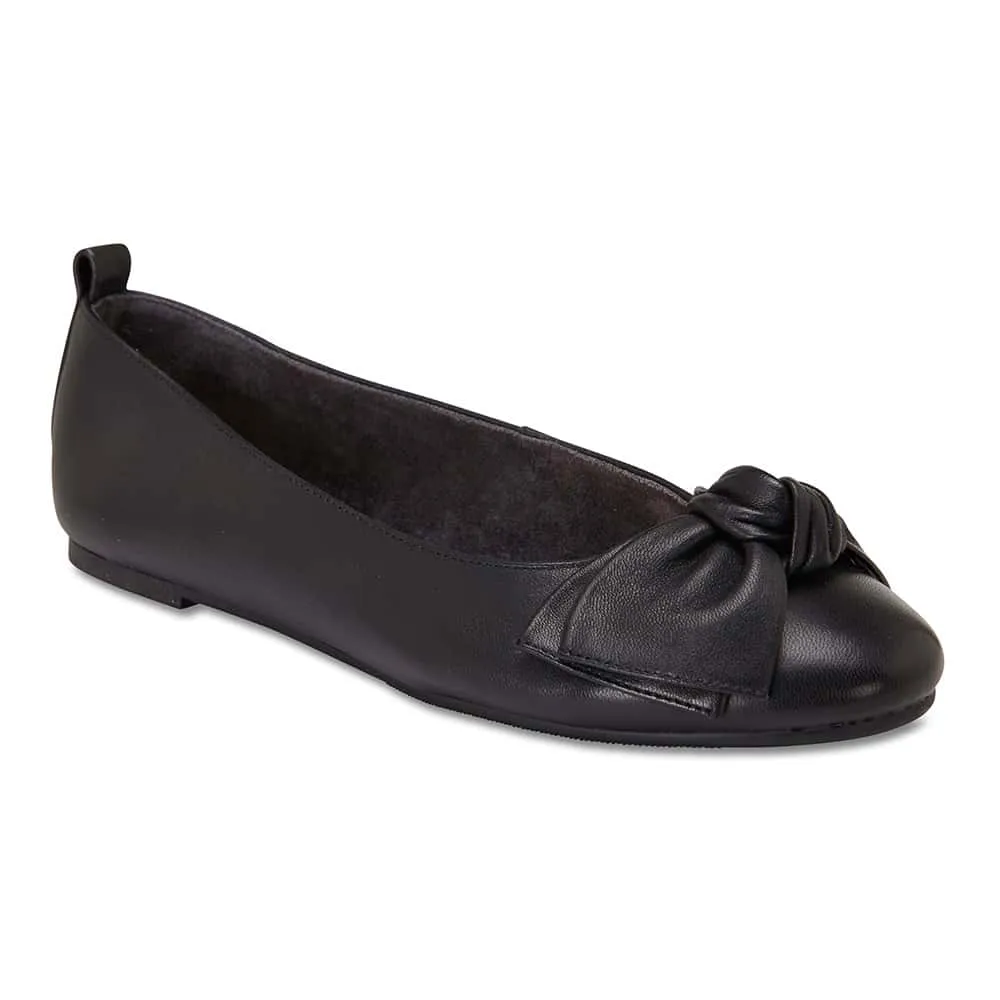 Gabby Flat in Black Leather