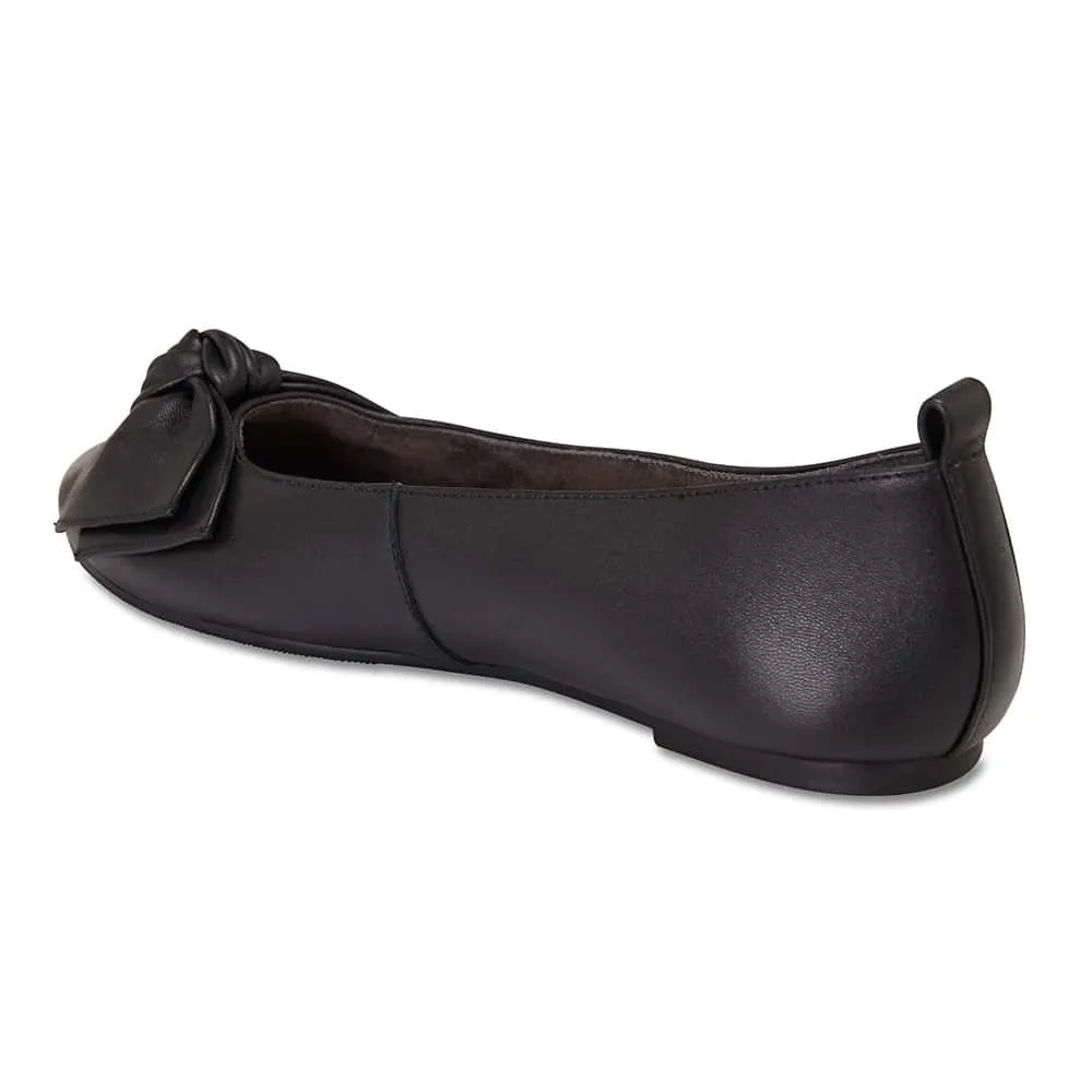 Gabby Flat in Black Leather