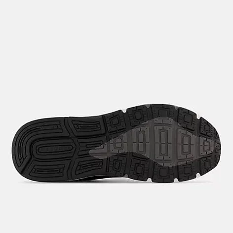 New Balance Men's 1540v3 Waking Shoes- Grey/ Black