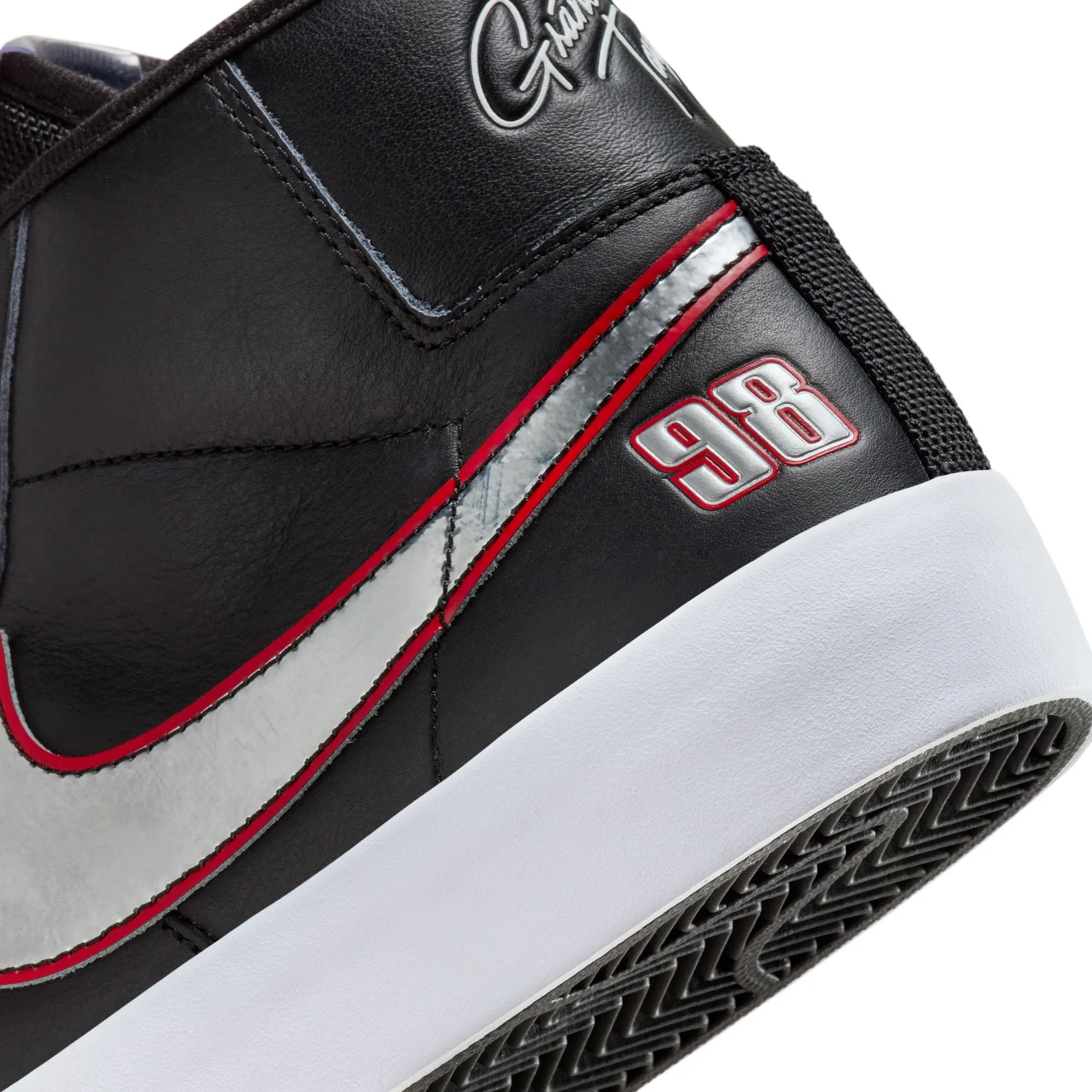 NIKE SB BLAZER MID PRO GT BLACK / METALLIC SILVER